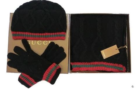 gucci gloves and scarf